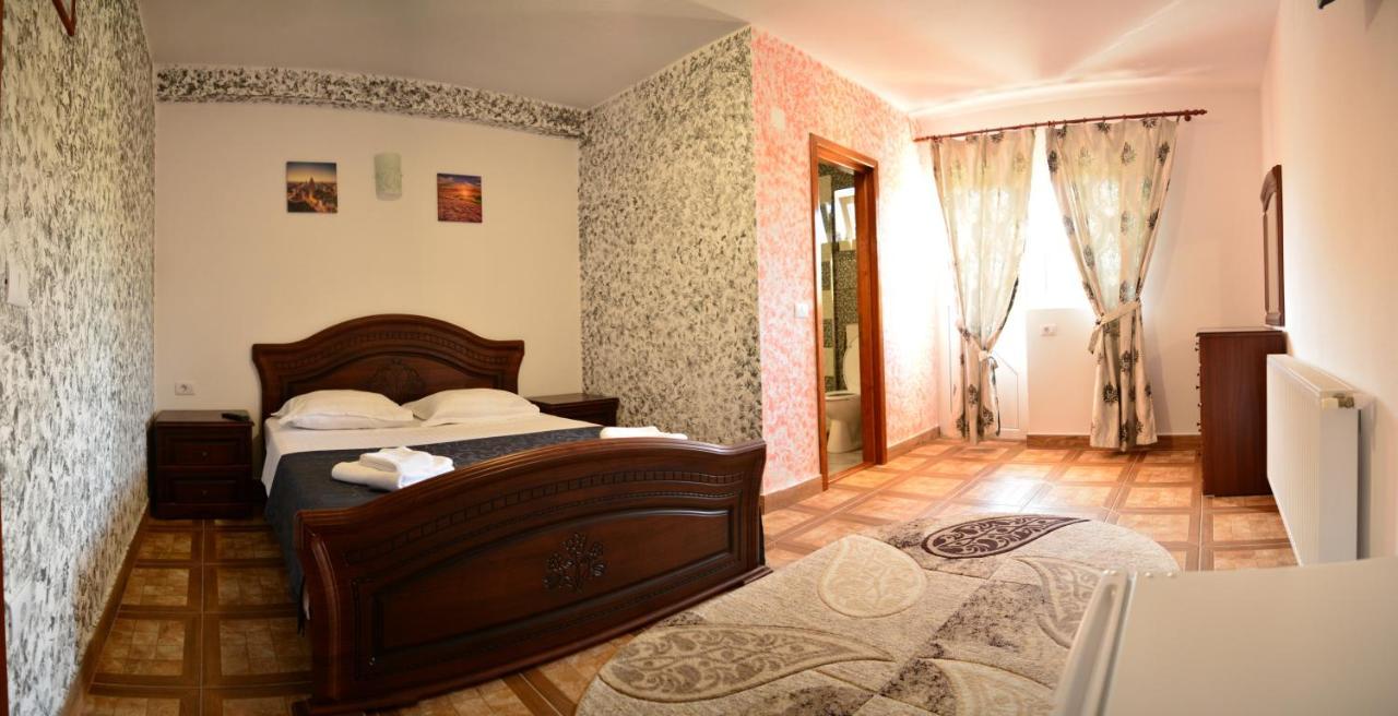 La Mateo Hotel Călimăneşti Bagian luar foto