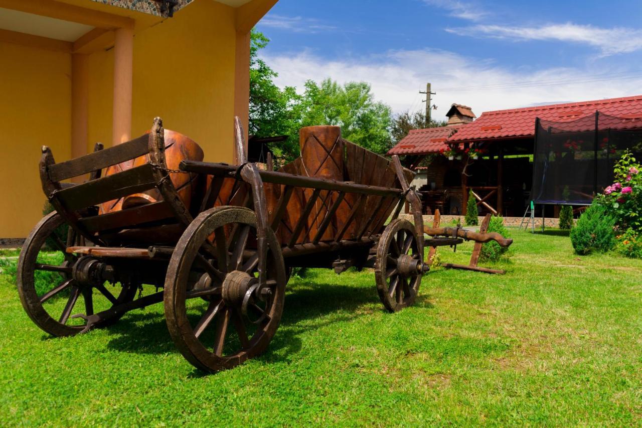 La Mateo Hotel Călimăneşti Bagian luar foto