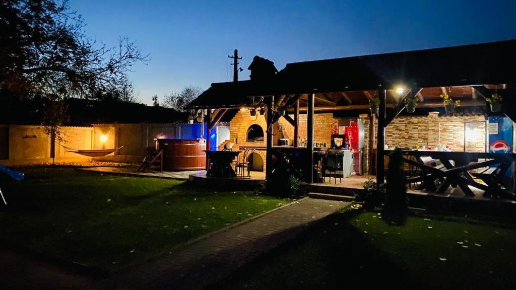 La Mateo Hotel Călimăneşti Bagian luar foto