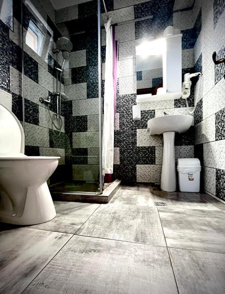 La Mateo Hotel Călimăneşti Bagian luar foto